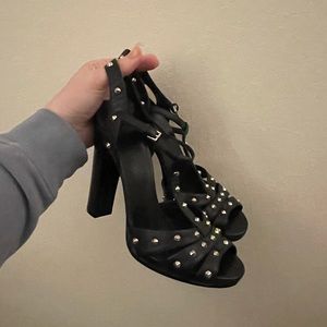 Gucci Black Leather Studded Strappy Classy Heels Size 39